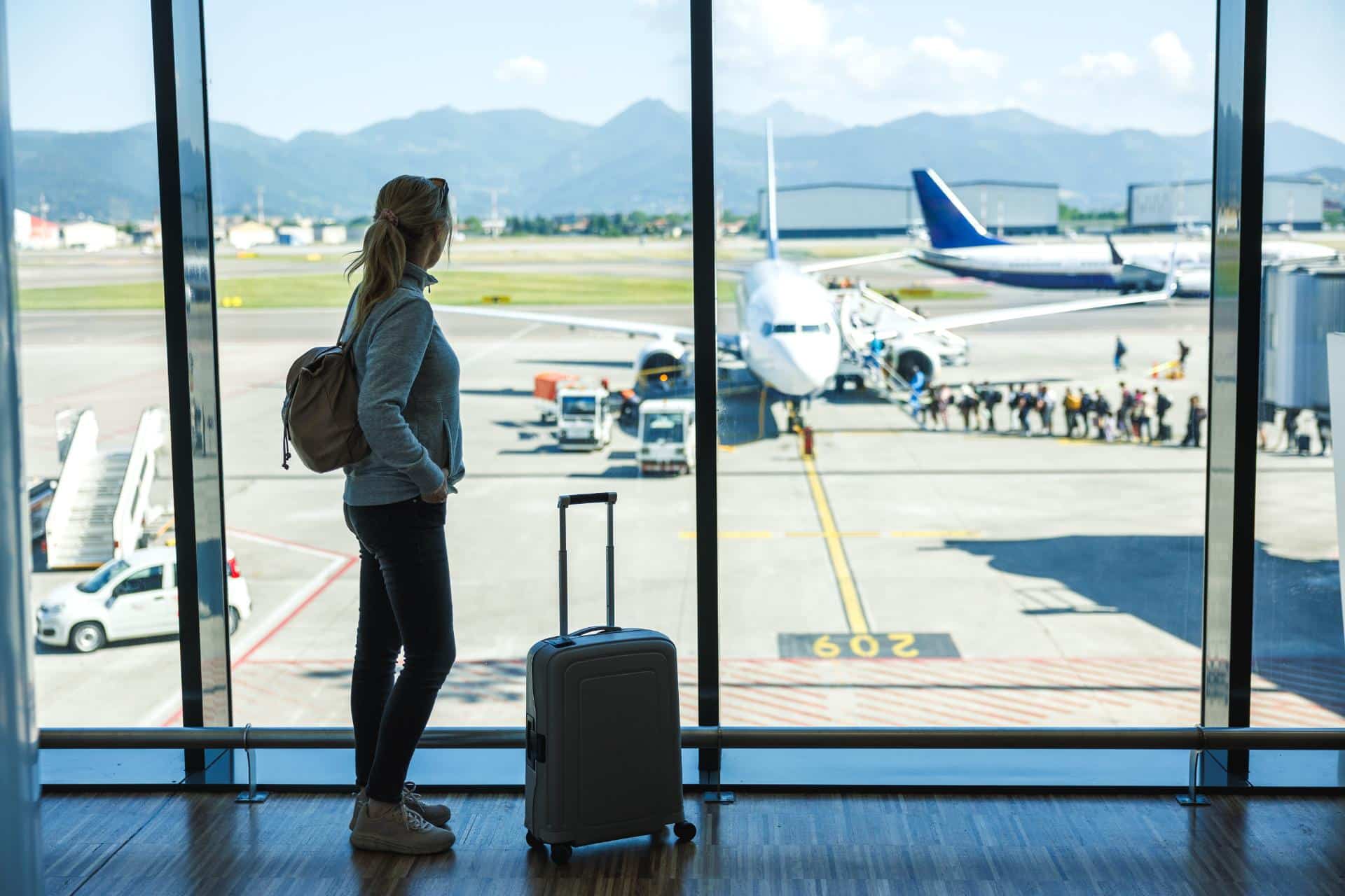 Woman with Suitcase E-Liquid.